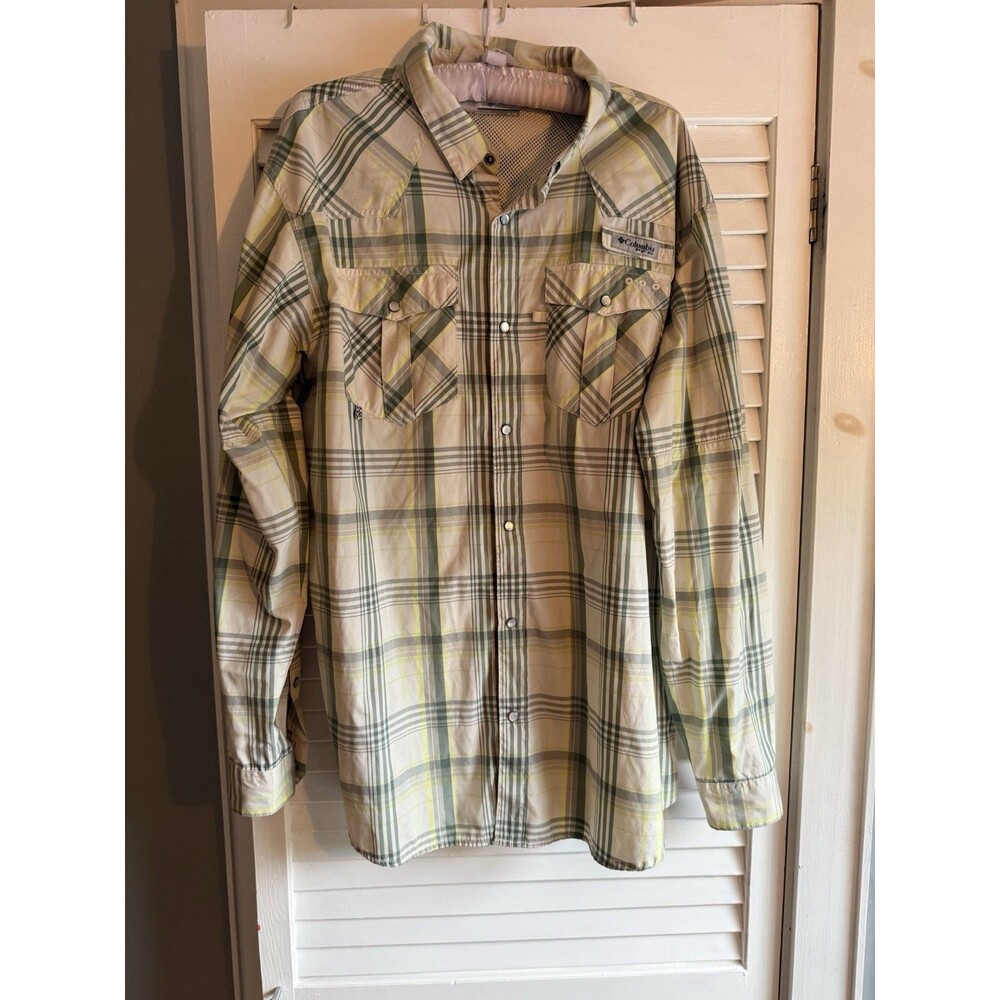 Comumbia PFG Men’s XL Plaid Button down shirt Pearl Snaps Performance Fishing